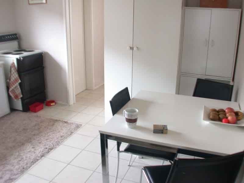 2 /18 Russell Street , Cranbourne VIC 3977