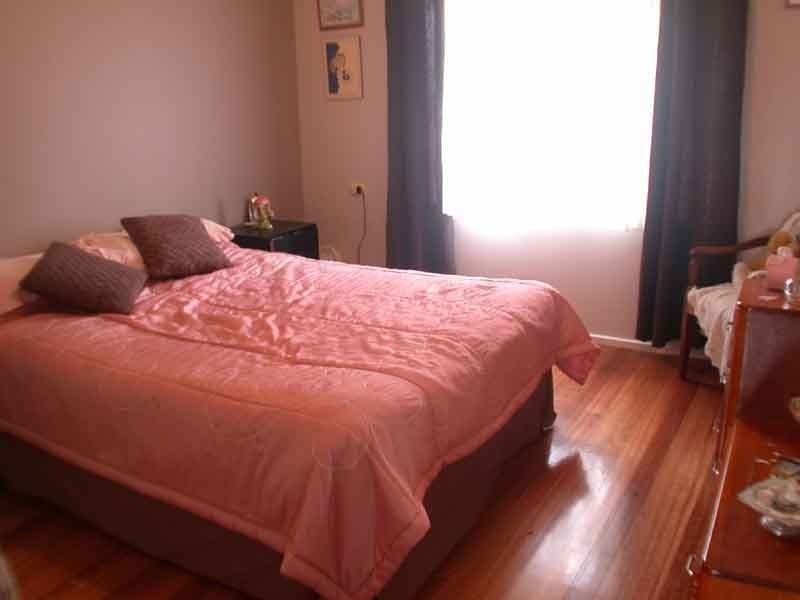 2 /18 Russell Street , Cranbourne VIC 3977
