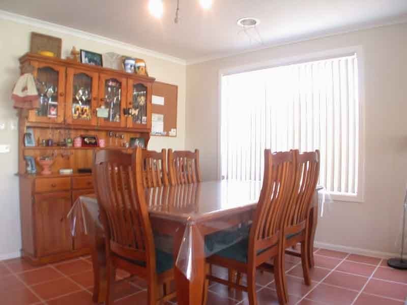19 Greenock Crescent , Cranbourne East VIC 3977
