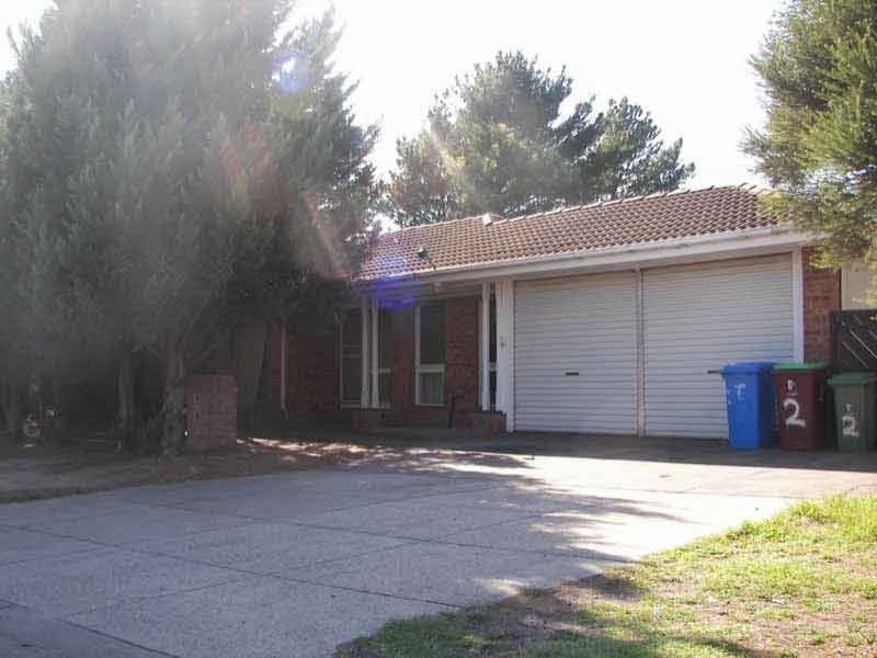 2 MAYUNE COURT, Cranbourne VIC 3977