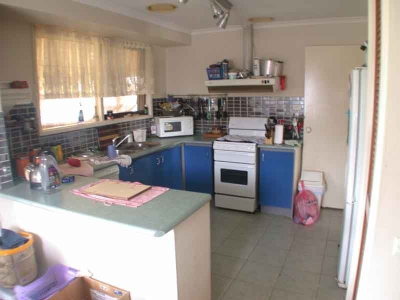 2 Farrer Close , Cranbourne VIC 3977