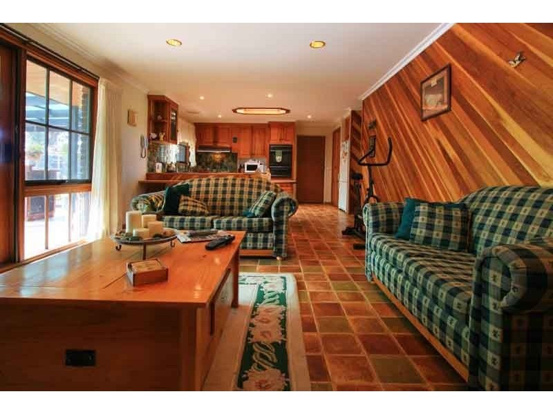 80 Fisheries Road , Devon Meadows VIC 3977