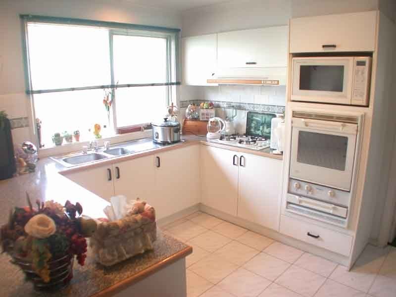 137 Lawless Drive , Cranbourne North VIC 3977