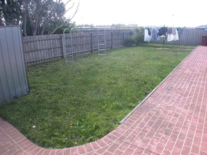 64 Hamilton Drive , Cranbourne North VIC 3977