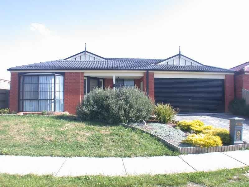 33 Miralie Way, Cranbourne VIC 3977