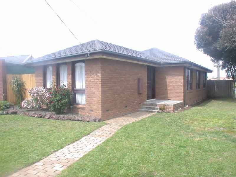2 Camms Road , Cranbourne VIC 3977