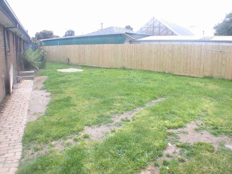 2 Camms Road , Cranbourne VIC 3977