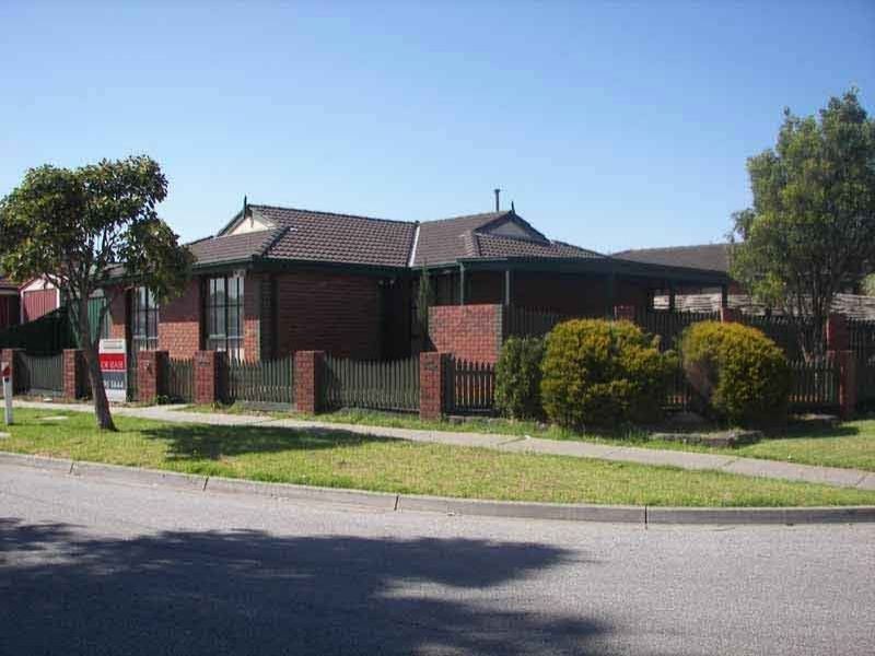 14 Marnie Drive, Cranbourne VIC 3977