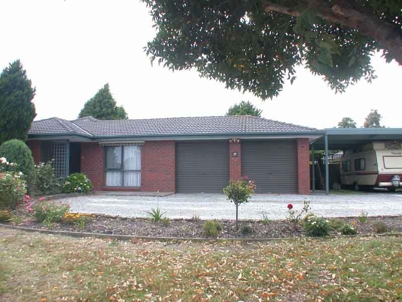 25 Strafford Avenue , Cranbourne VIC 3977