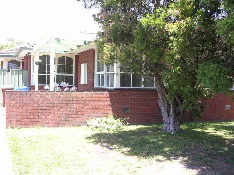 4 Christine Street, Cranbourne VIC 3977