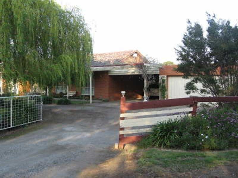 10 Volk Road , Cranbourne VIC 3977