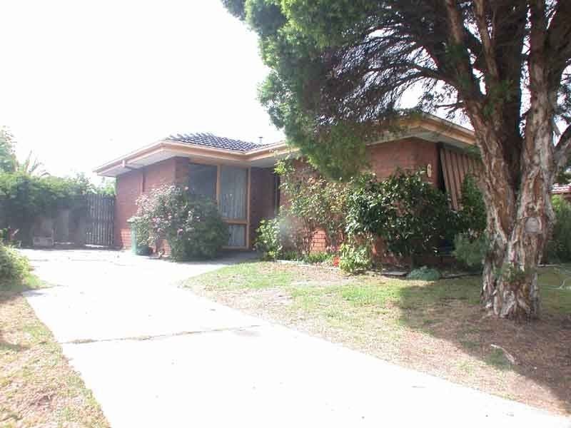 6 Bourke Road, Cranbourne VIC 3977