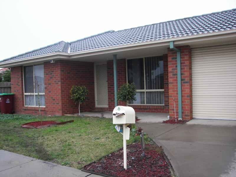 31 Fairhaven Boulevard, Cranbourne West VIC 3977