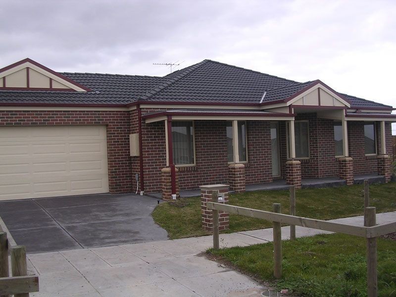 4 Cusack Way, Lynbrook VIC 3975