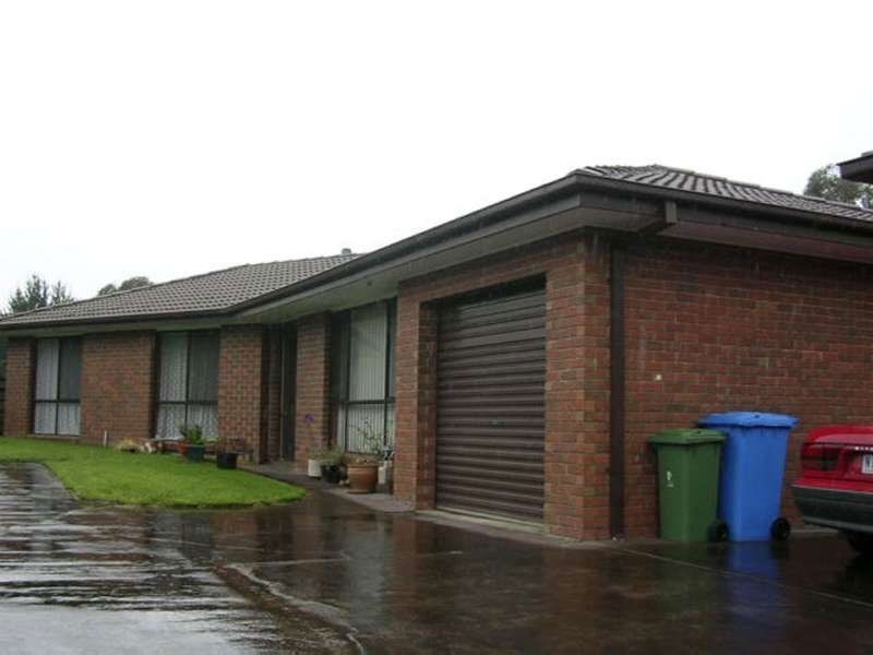 2/2 Elizabeth Street, Cranbourne North VIC 3977