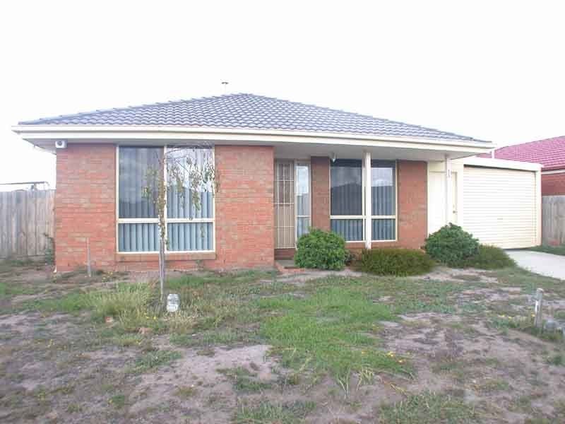 25 Stephellen Way, Cranbourne West VIC 3977