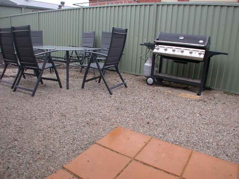 1 Greenock Crescent, Cranbourne East VIC 3977