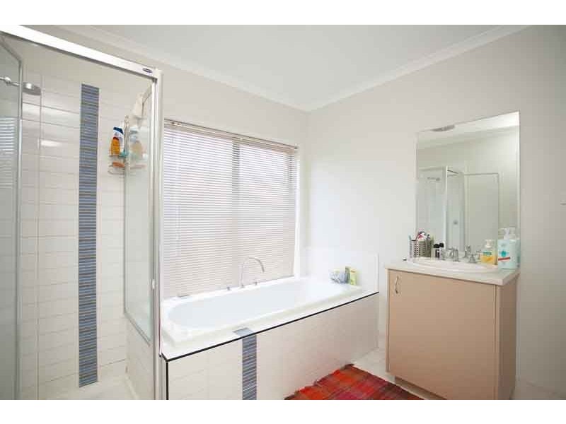 3 Ogle Way, Cranbourne North VIC 3977