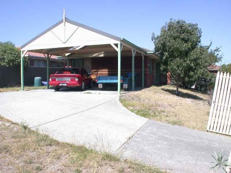 25 Hamilton Drive, Cranbourne North VIC 3977