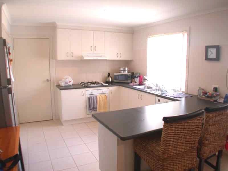 4A Taplan Crescent, Cranbourne VIC 3977