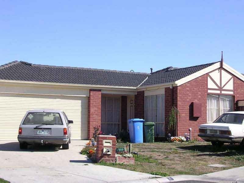 4 Tilbury Court, Cranbourne VIC 3977