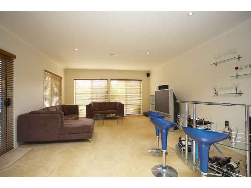 Cranbourne VIC 3977