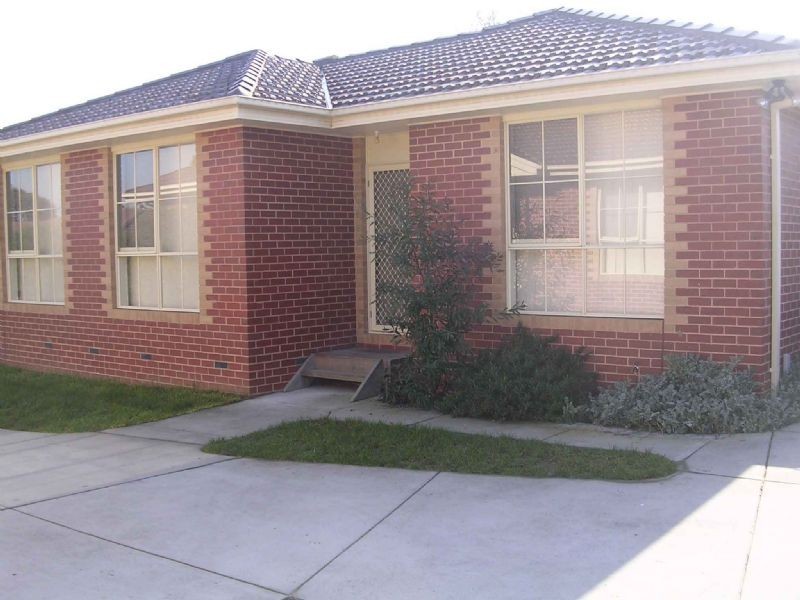 2/16 Sarno Court, Cranbourne VIC 3977