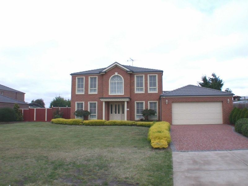 11 Elk Turn, Cranbourne VIC 3977