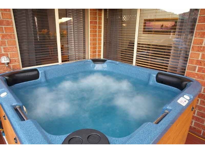 Cranbourne North VIC 3977