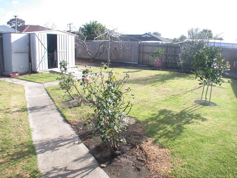 5 Cochrane Street, Cranbourne VIC 3977