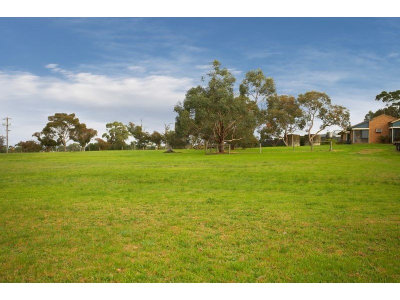 5 Tuckers Road, Clyde VIC 3978
