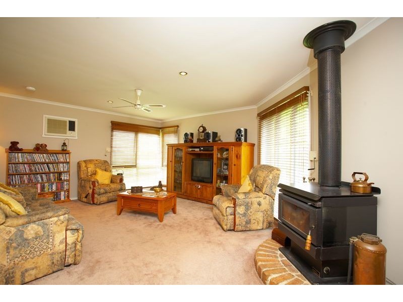 5 Tuckers Road, Clyde VIC 3978