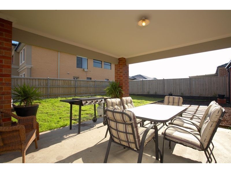 31 Melington Drive, Lyndhurst VIC 3975