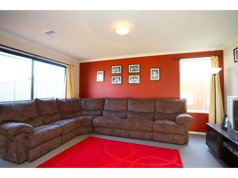 31 Melington Drive, Lyndhurst VIC 3975