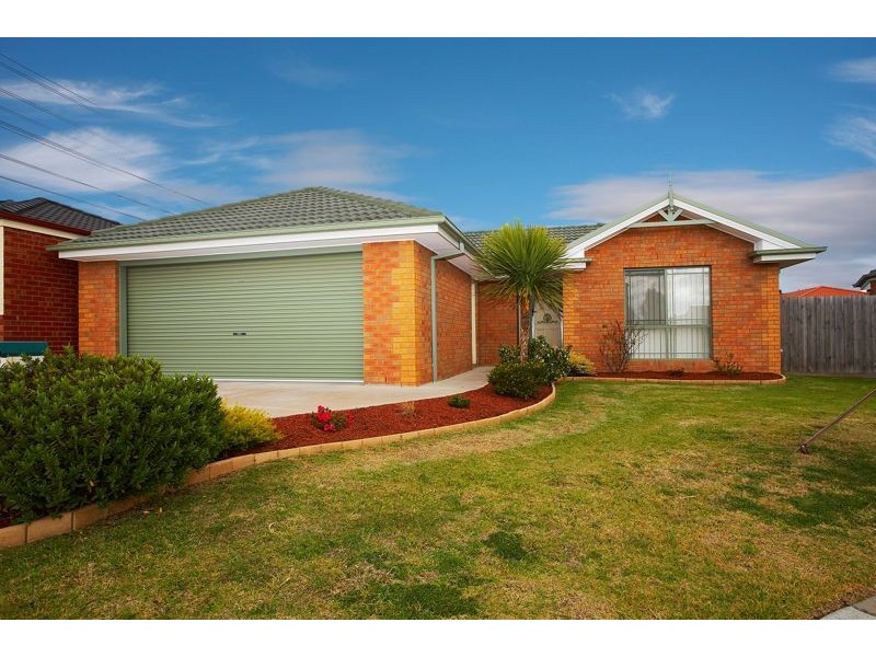 11 Helmsdale Court, Cranbourne VIC 3977