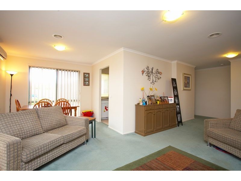 11 Helmsdale Court, Cranbourne VIC 3977