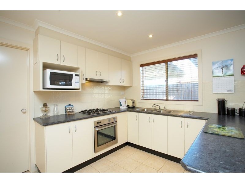 12 Fishburn Place, Cranbourne VIC 3977