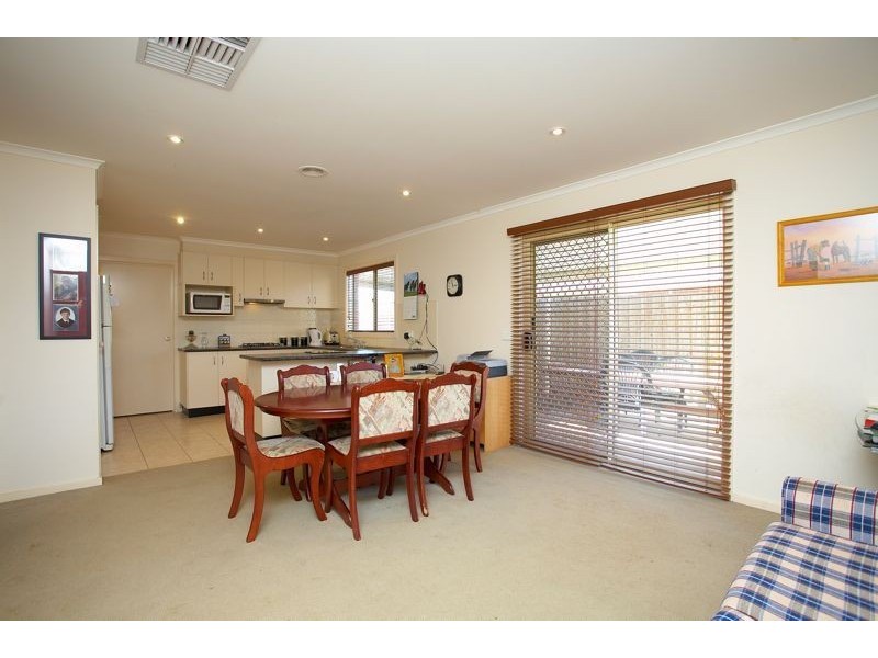 12 Fishburn Place, Cranbourne VIC 3977