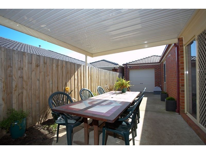 12 Fishburn Place, Cranbourne VIC 3977