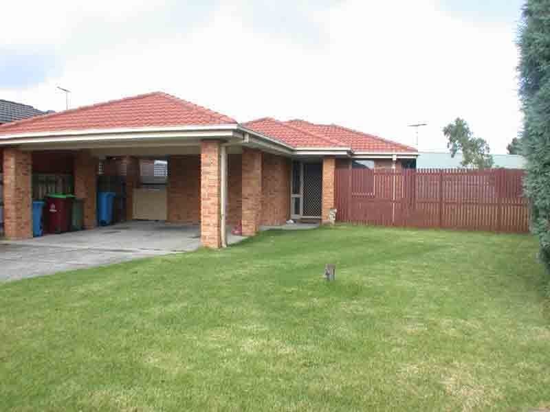 21 Franks Way, Cranbourne North VIC 3977