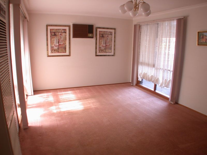 42 Marylyn Place, Cranbourne North VIC 3977