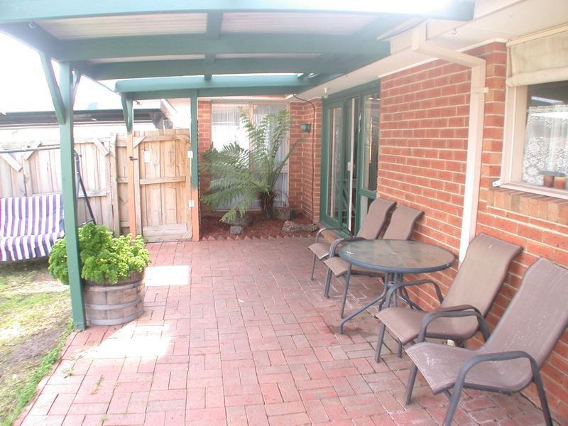 20 Navarre Drive, Cranbourne VIC 3977