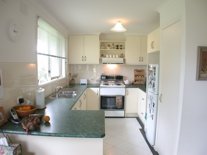 6 Worthing Road, Devon Meadows VIC 3977