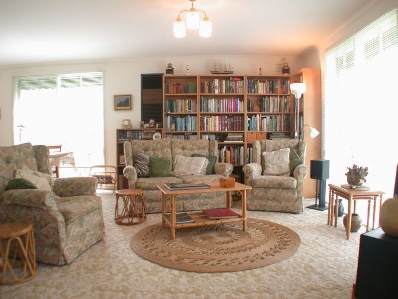 6 Worthing Road, Devon Meadows VIC 3977