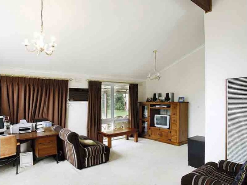 5 Bass Court, Cranbourne North VIC 3977