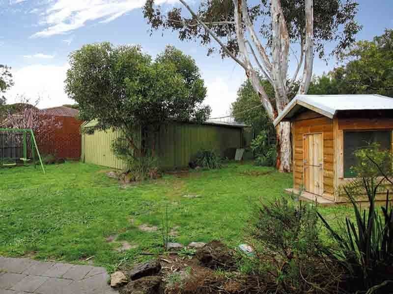 5 Bass Court, Cranbourne North VIC 3977