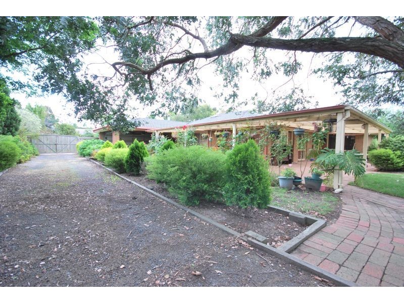 7 Grandeur Court, Cranbourne VIC 3977