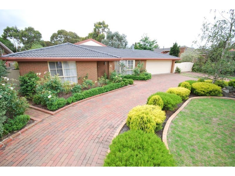 7 Grandeur Court, Cranbourne VIC 3977