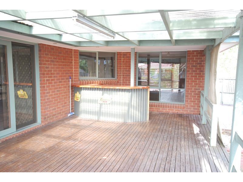 29 Broome Crescent, Cranbourne North VIC 3977