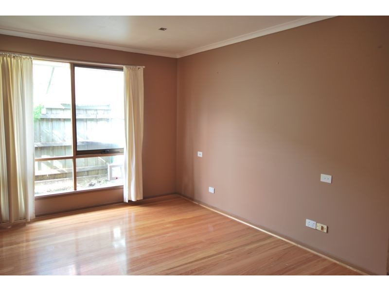 29 Broome Crescent, Cranbourne North VIC 3977